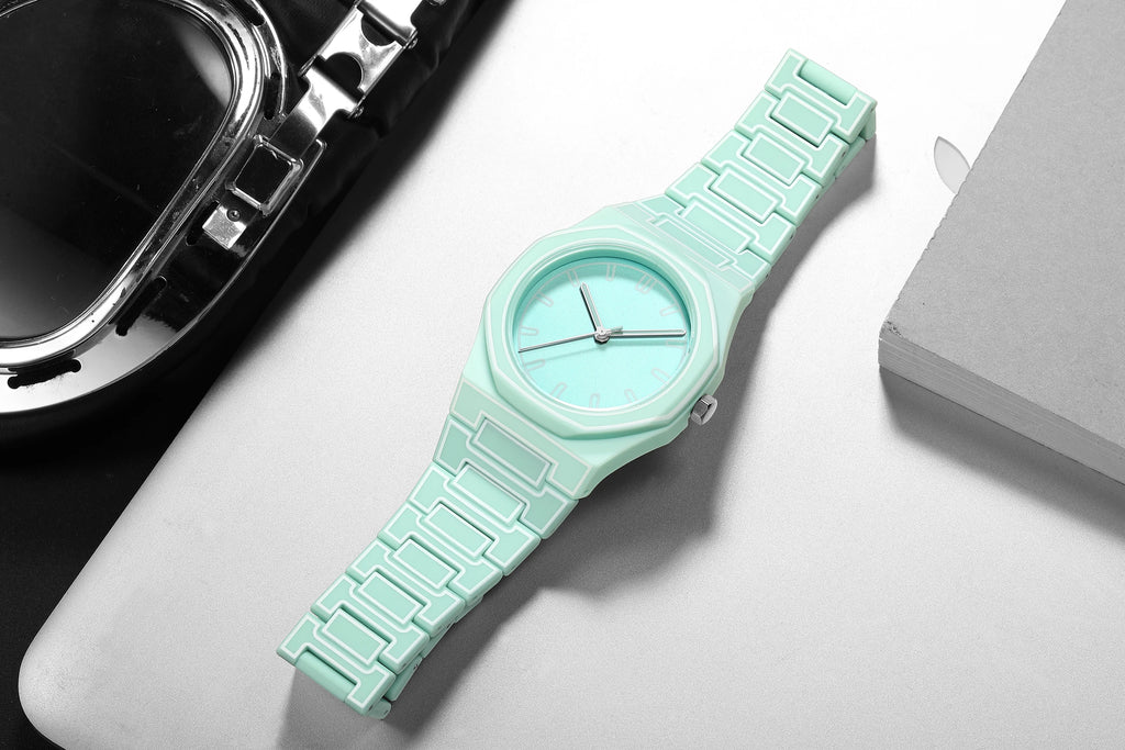 Lightweight Polycarbonate case high tech black men's watch classic simple silicone strap men's quartz watch fashion style clock
